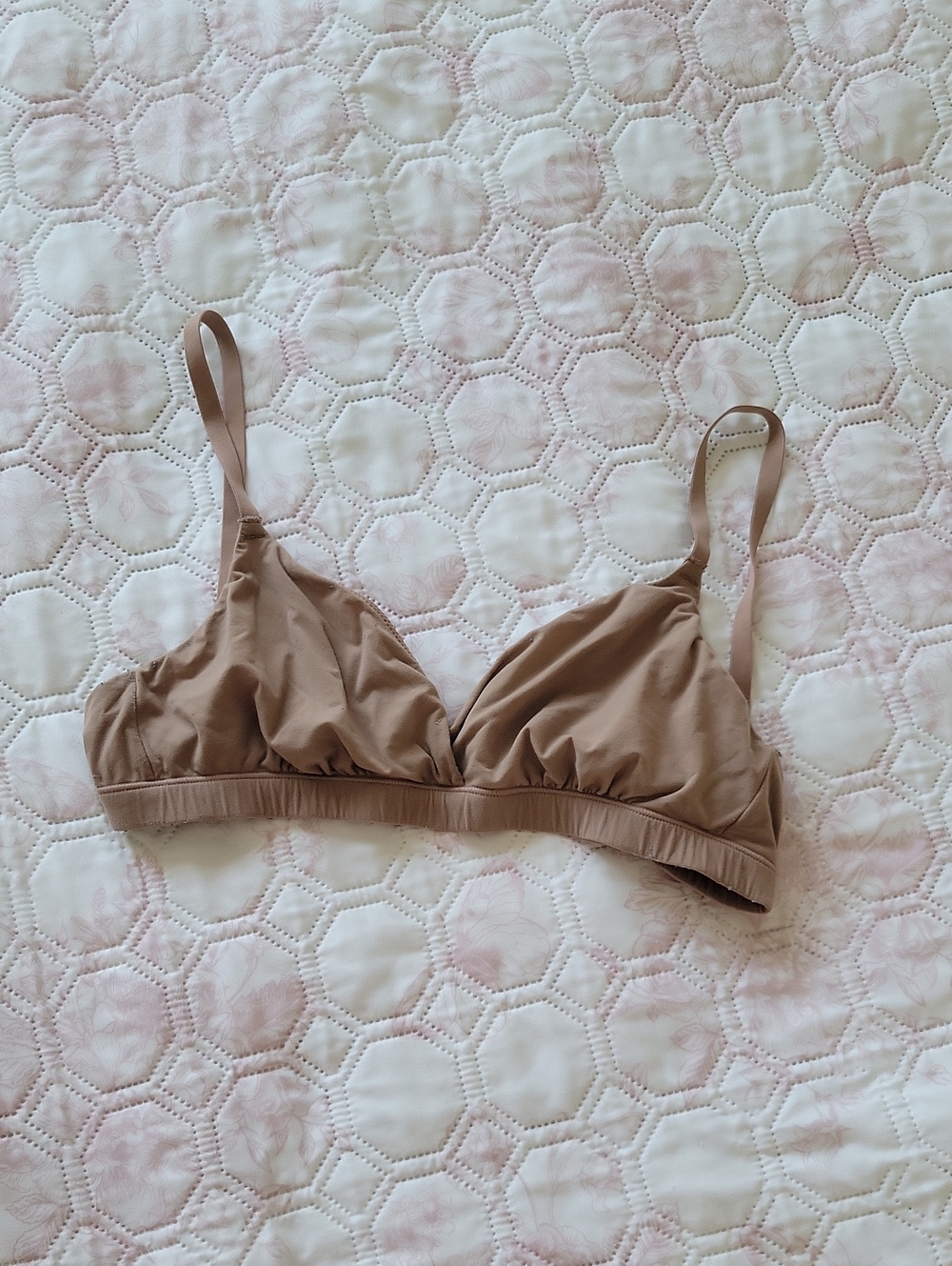 SKIMS Soft Triangle Bralette in Taupe Beige